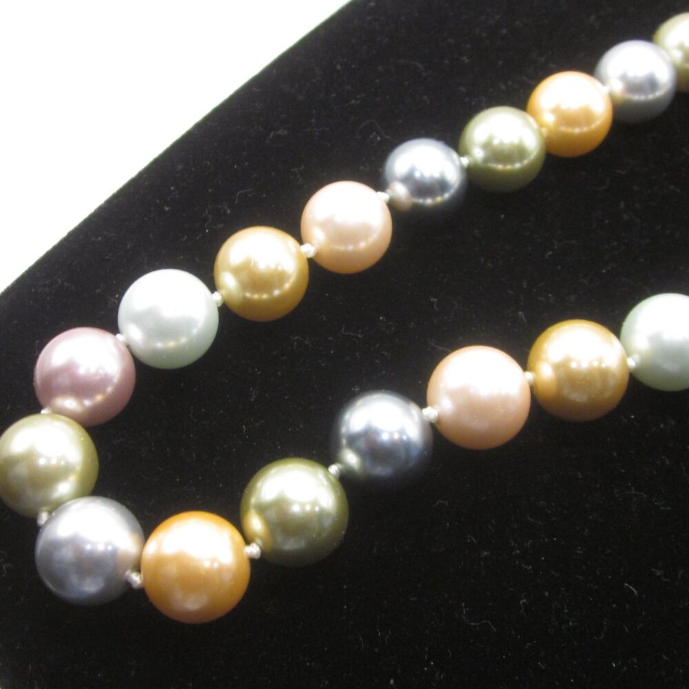 Kenneth Jay Lane Faux Pearl Pastel Necklace - Picture 3 of 5